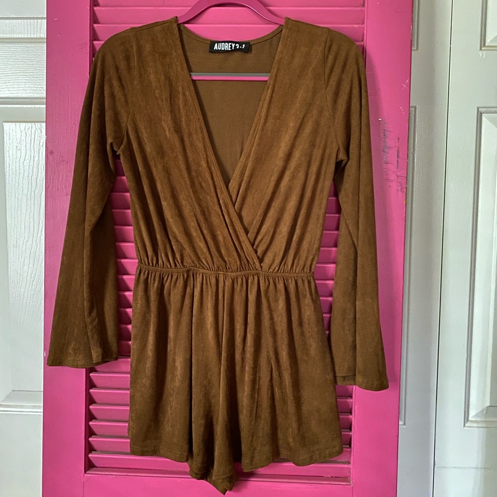 Velvet bell sleeve romper!!!